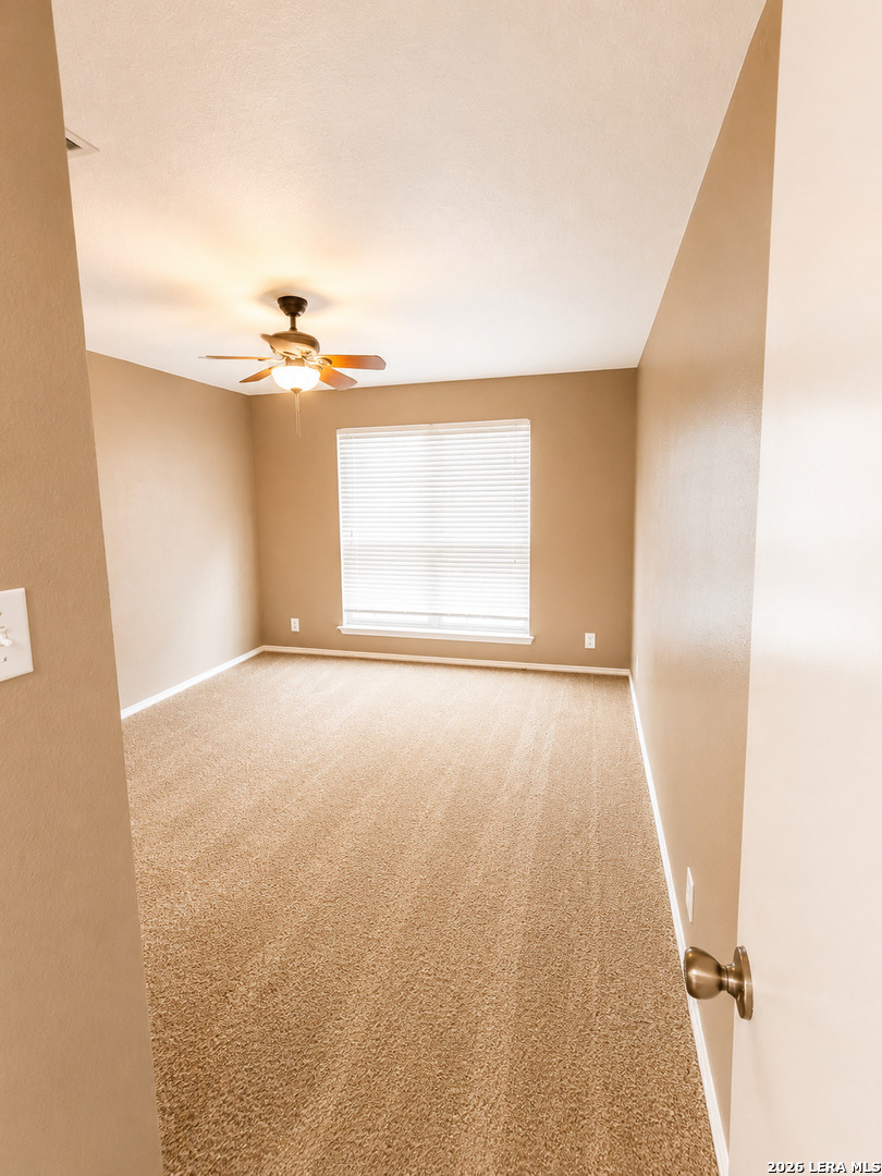 9006 Pinseeker Selma TX 78154