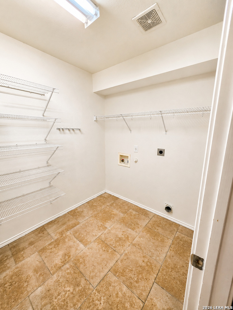 9006 Pinseeker Selma TX 78154