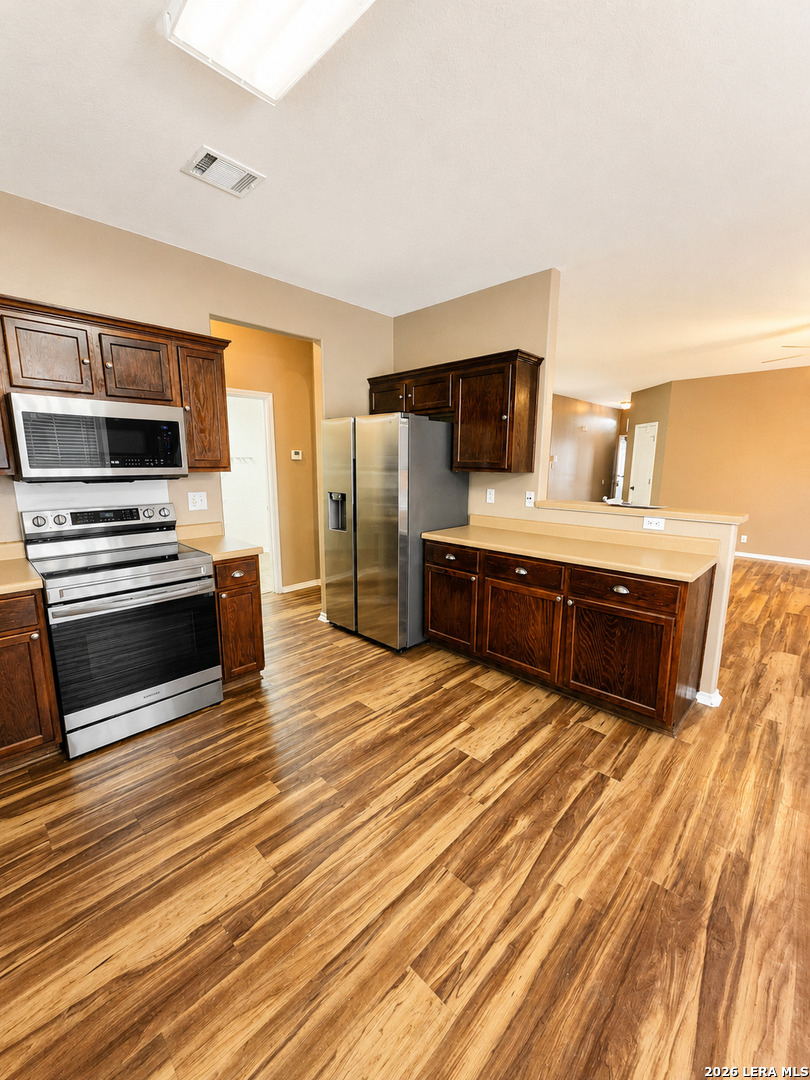 9006 Pinseeker Selma TX 78154