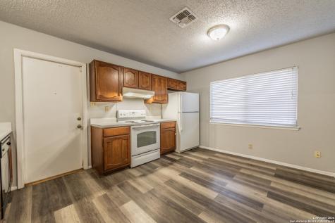 5011 Thomas Paine Kirby TX 78219