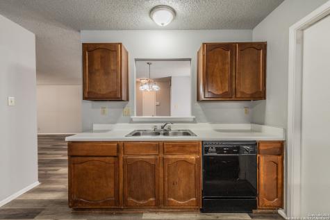 5011 Thomas Paine Kirby TX 78219