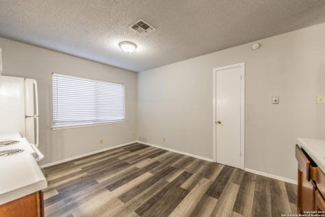 5011 Thomas Paine Kirby TX 78219