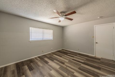 5011 Thomas Paine Kirby TX 78219