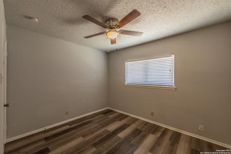 5011 Thomas Paine Kirby TX 78219