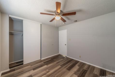 5011 Thomas Paine Kirby TX 78219