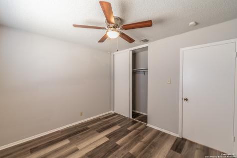 5011 Thomas Paine Kirby TX 78219