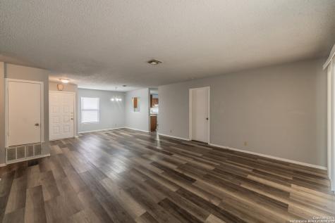 5011 Thomas Paine Kirby TX 78219