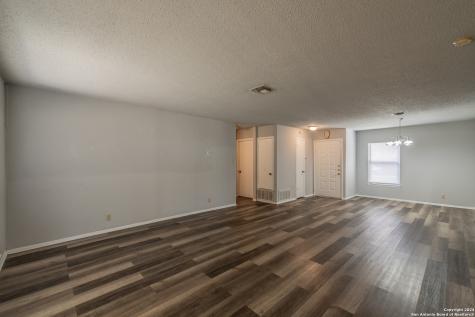 5011 Thomas Paine Kirby TX 78219