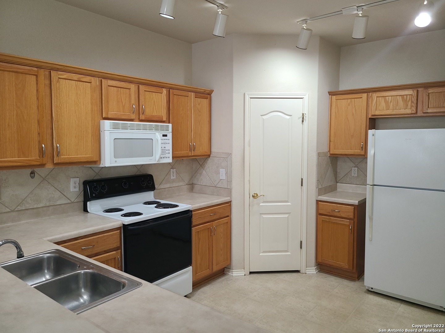 7207 Painter Way San Antonio TX 78240