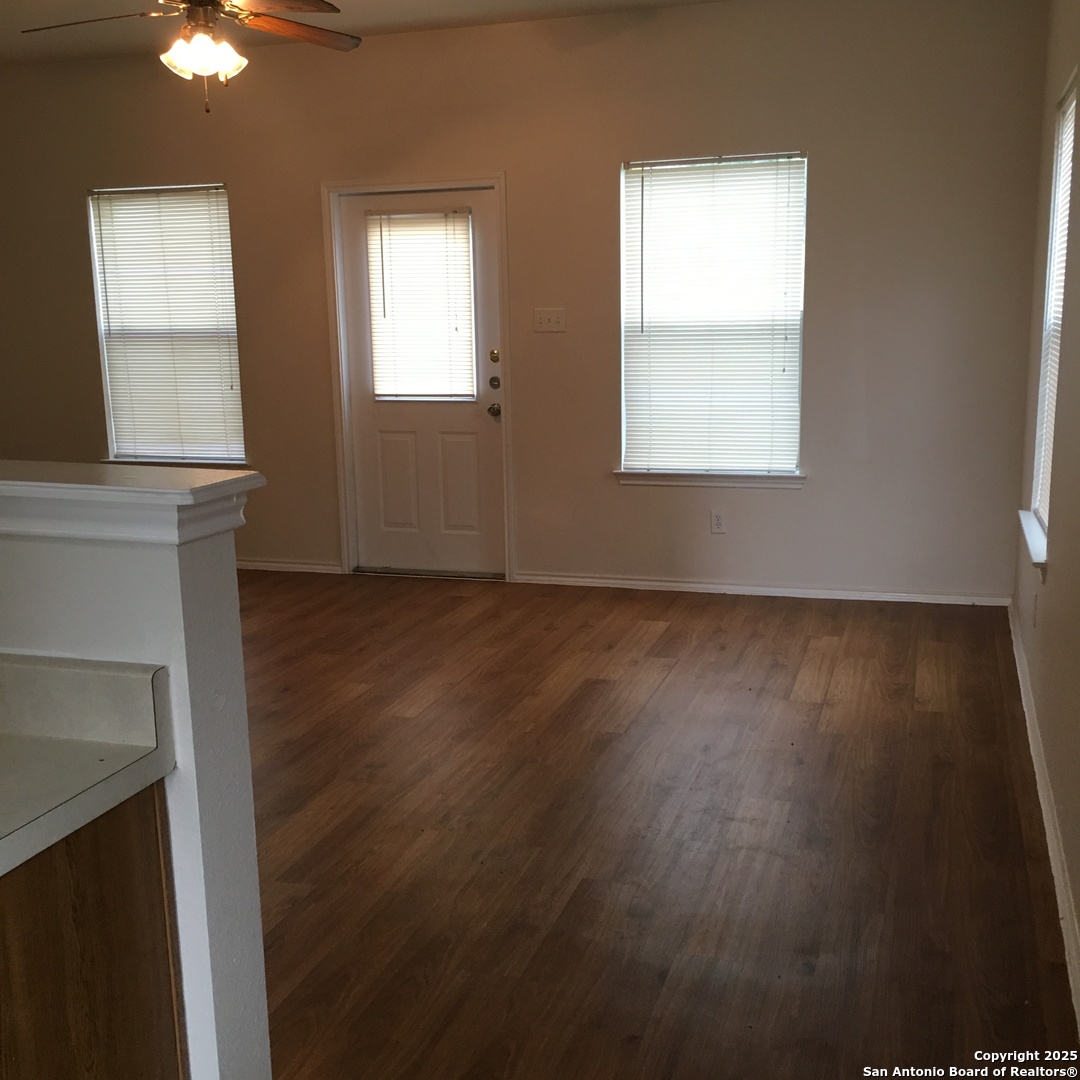 5823 Golf Bend San Antonio TX 78244