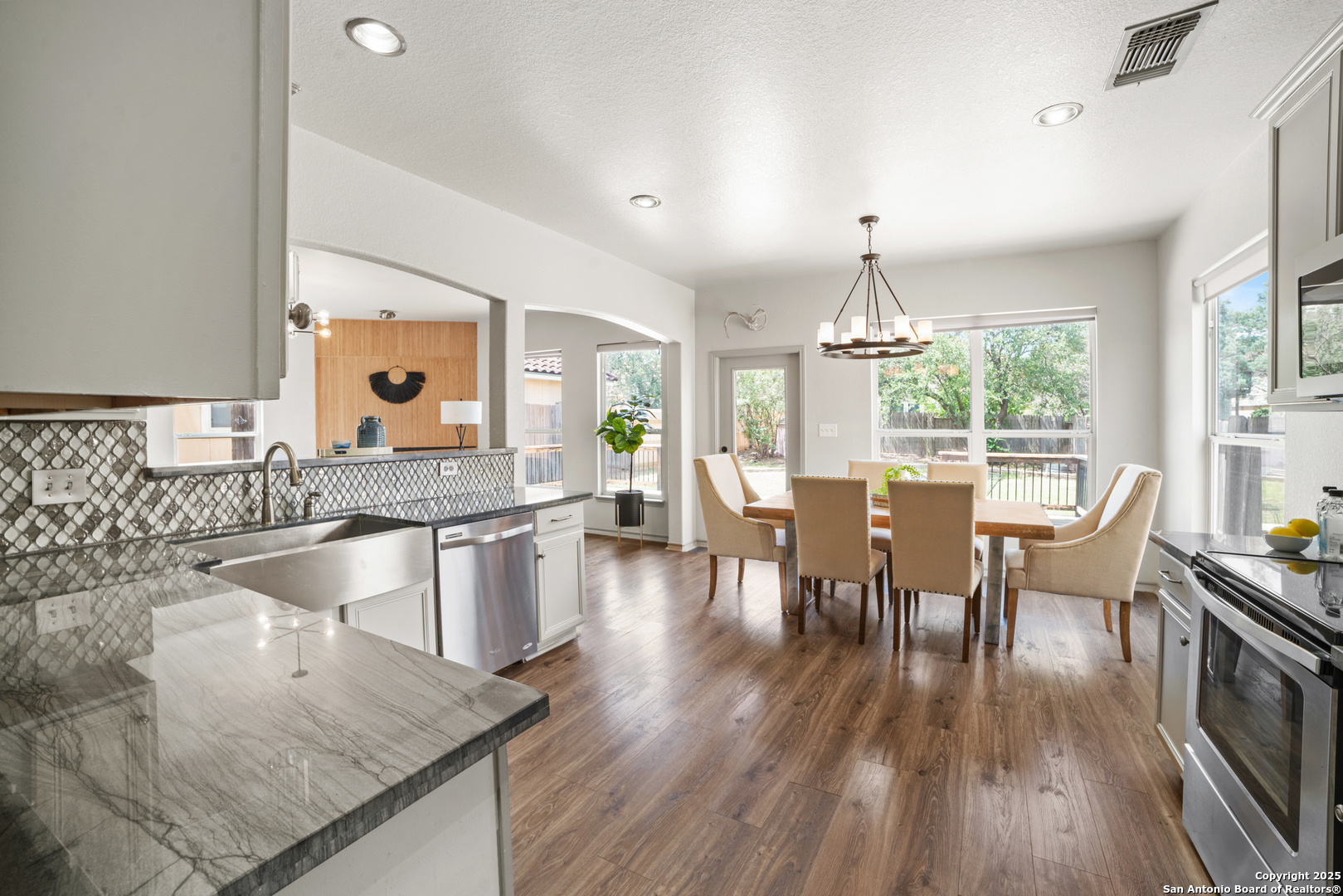 1331 Pinnacle San Antonio TX 78260