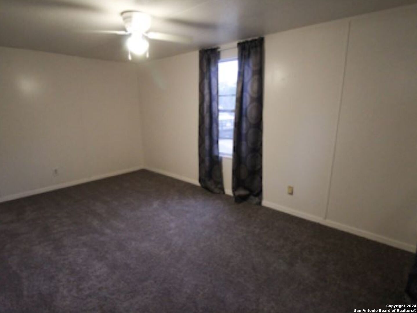 10685 Park Road 37 Lakehills TX 78063