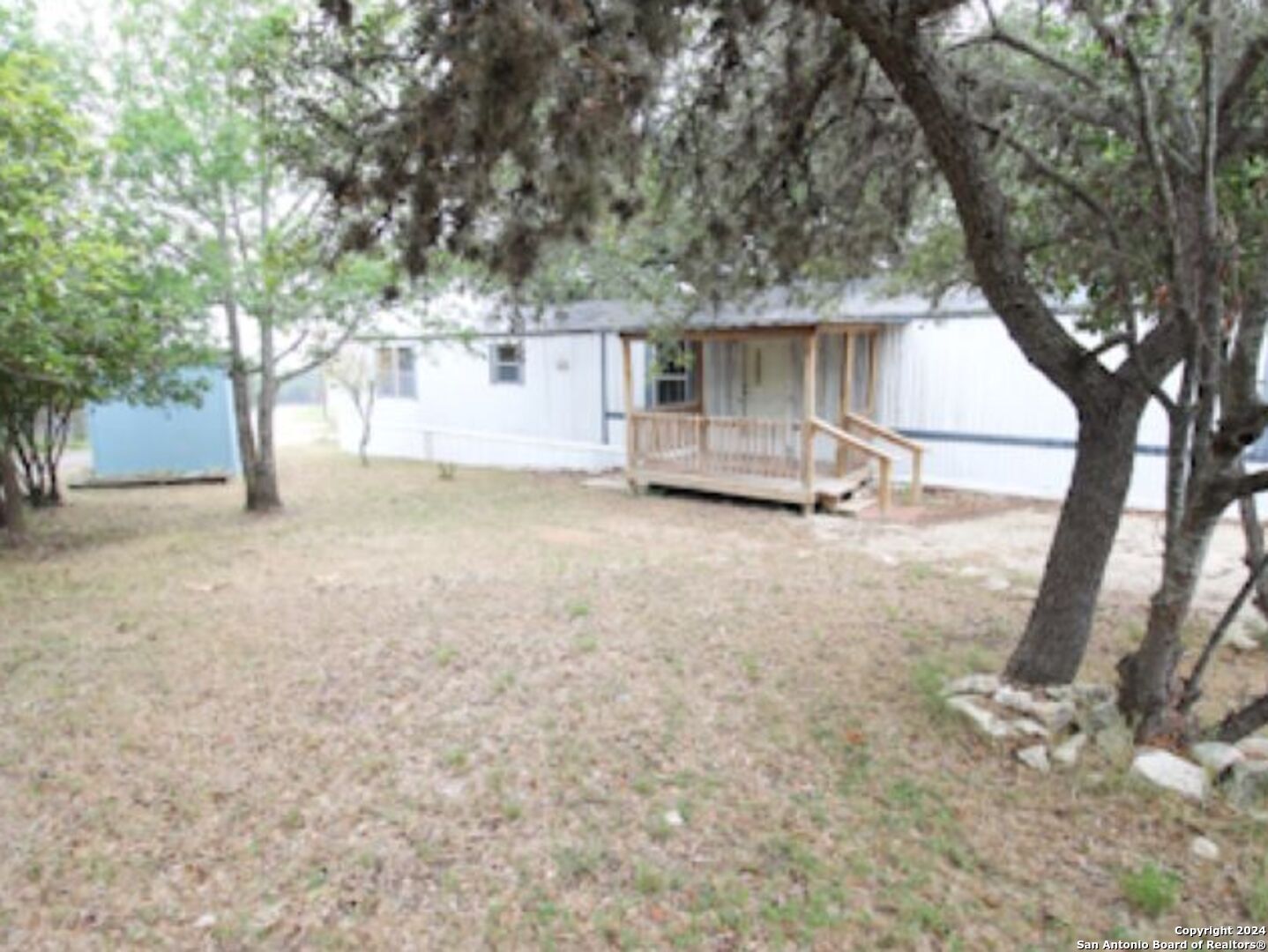 10685 Park Road 37 Lakehills TX 78063