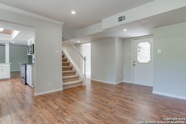 1117 White Pine San Antonio TX 78232