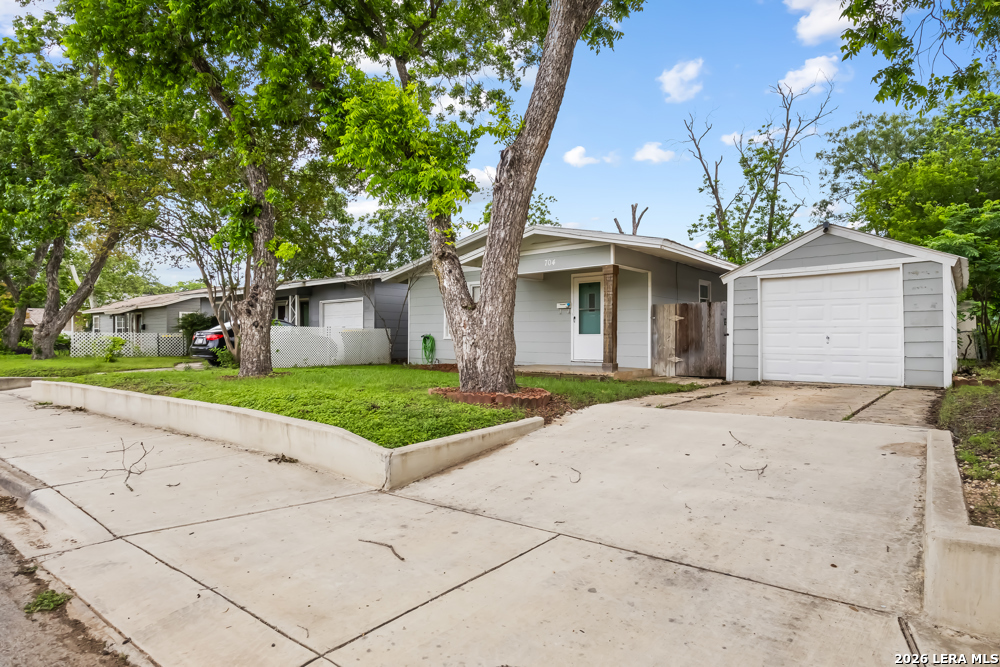 704 Curtiss Avenue Schertz TX 78154