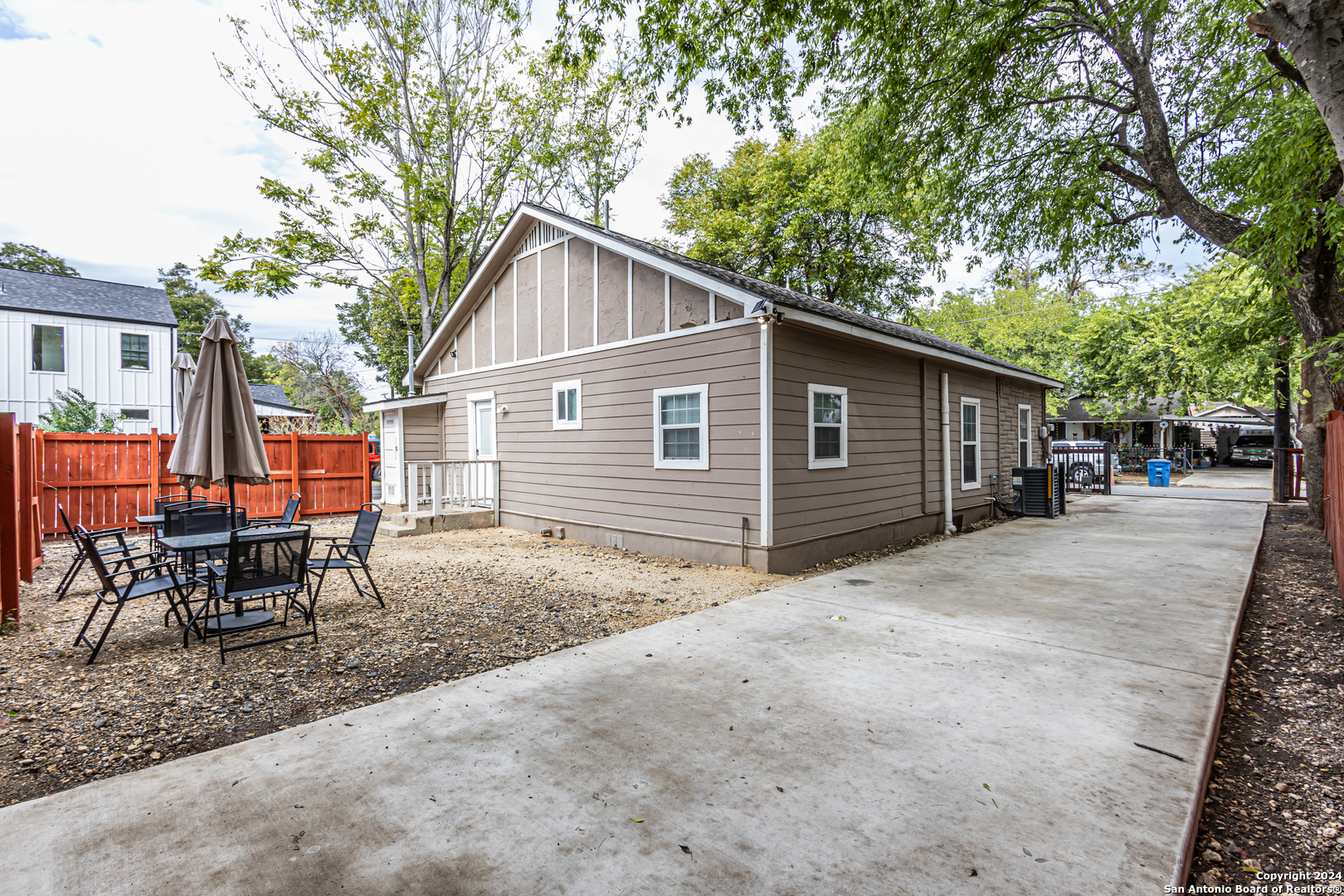 1202 N Center San Antonio TX 78202