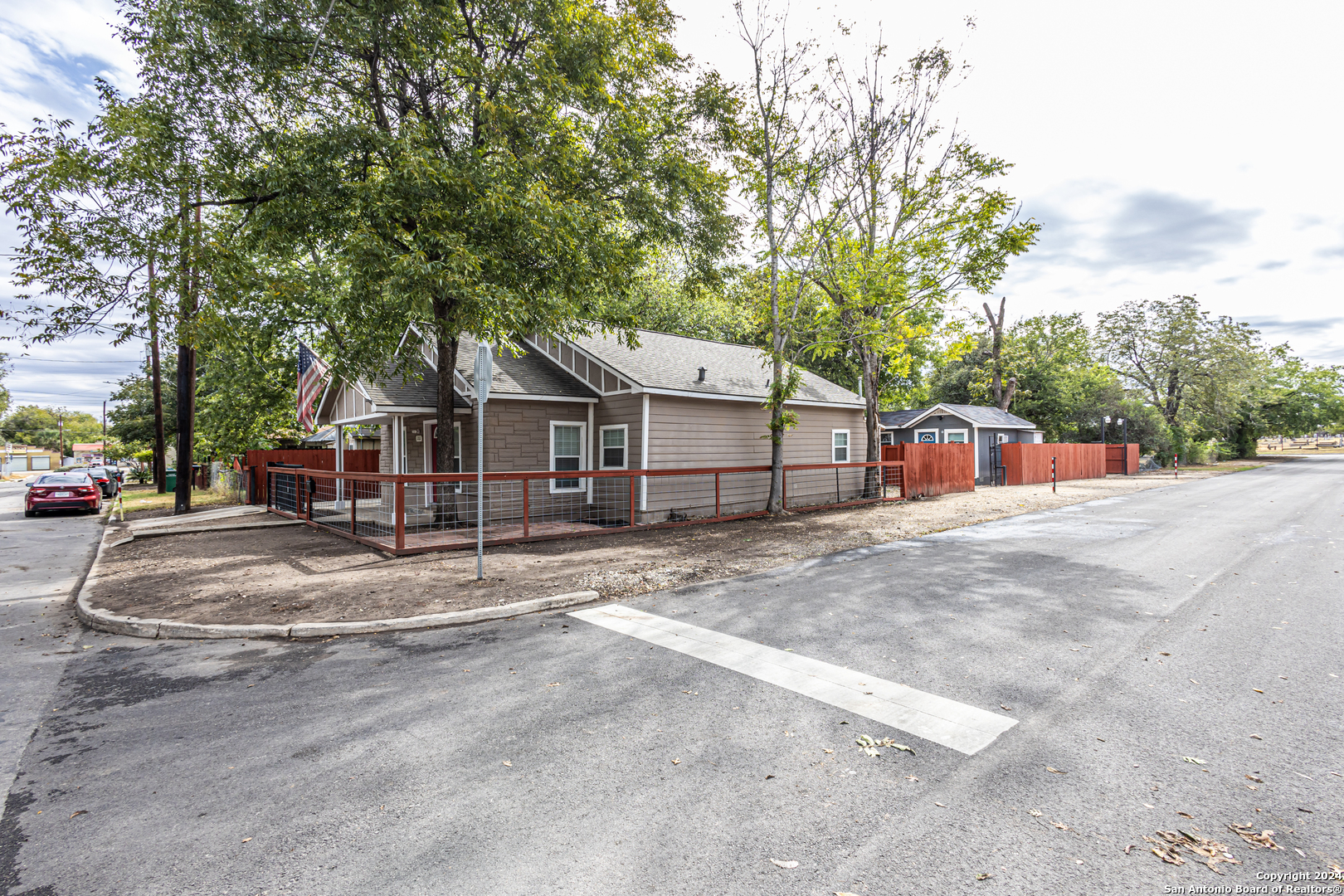 1202 N Center San Antonio TX 78202