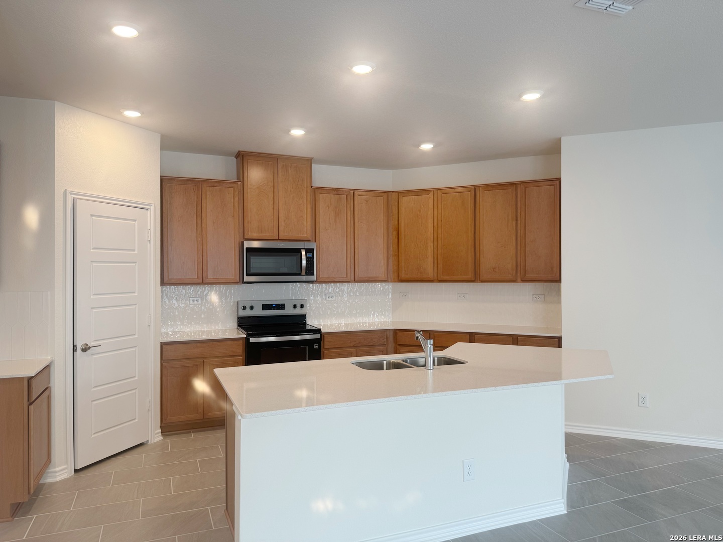 13535 Mudshark San Antonio TX 78245