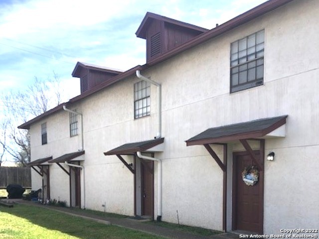 554 Dukeway Universal City TX 78148