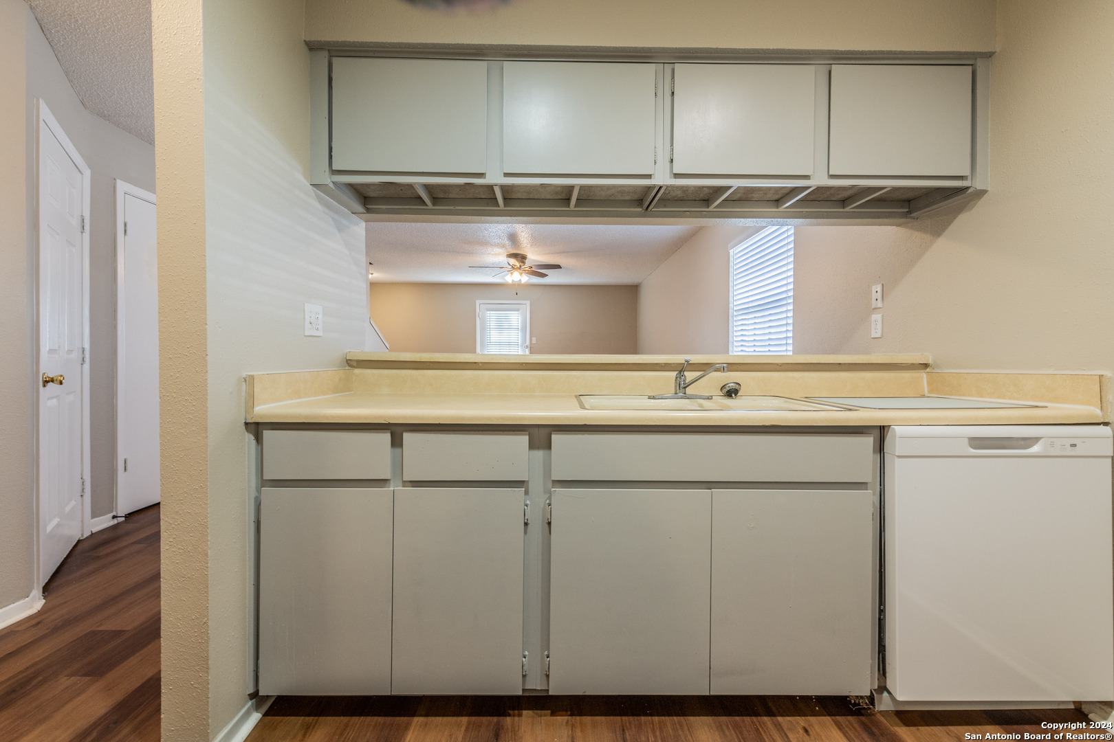 554 Dukeway Universal City TX 78148