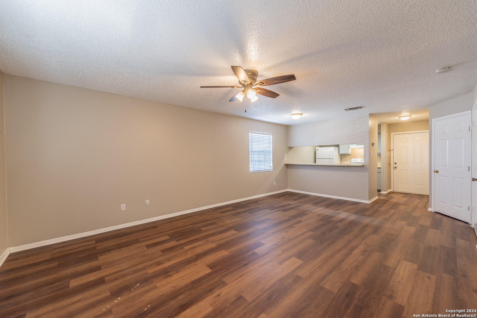 554 Dukeway Universal City TX 78148