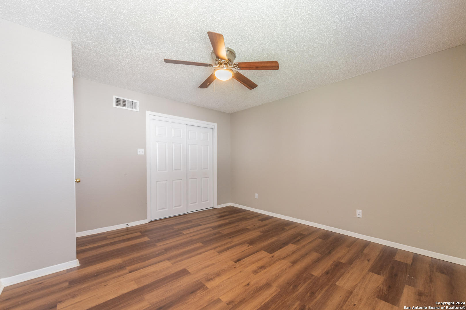 554 Dukeway Universal City TX 78148