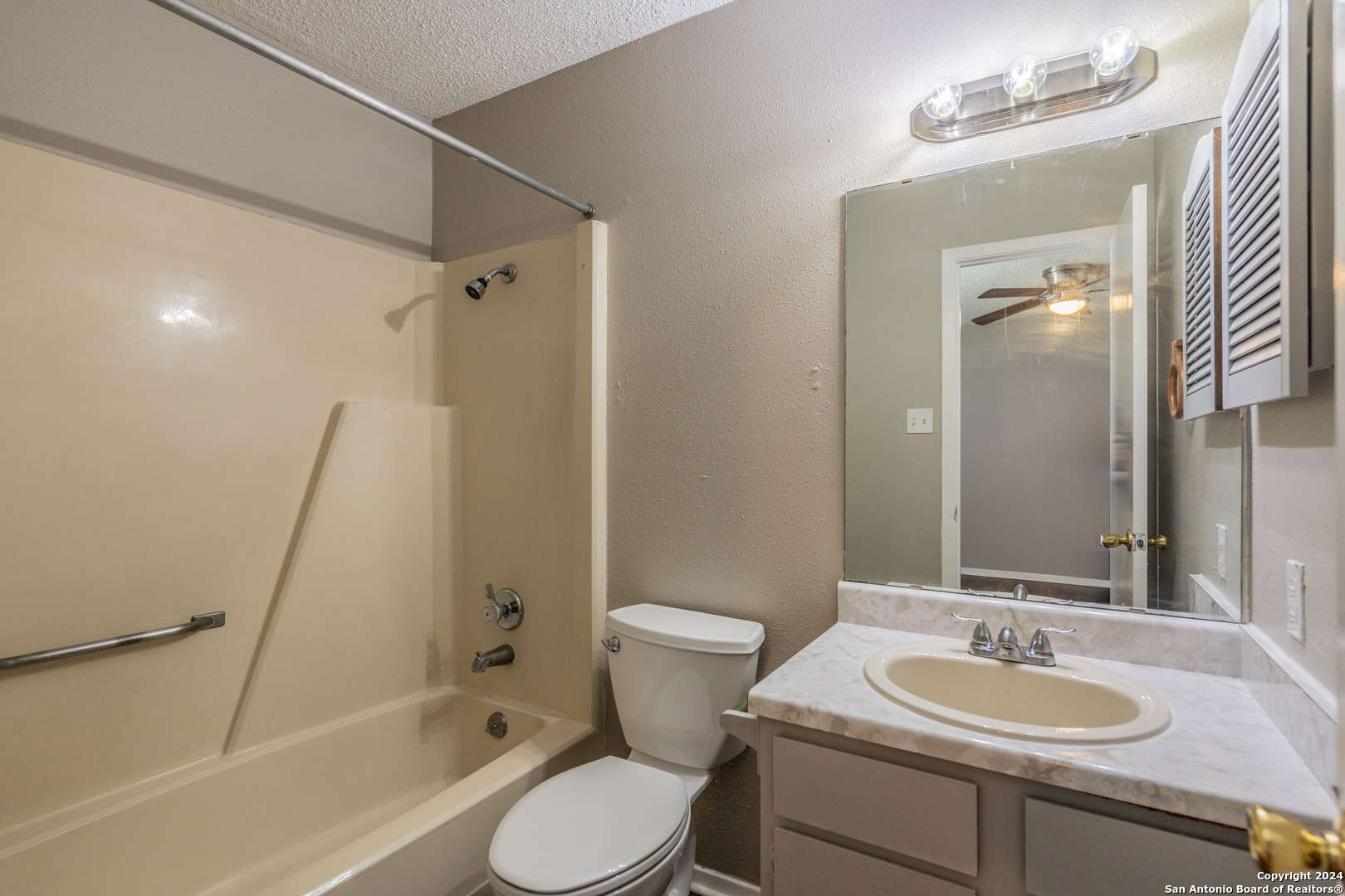 554 Dukeway Universal City TX 78148