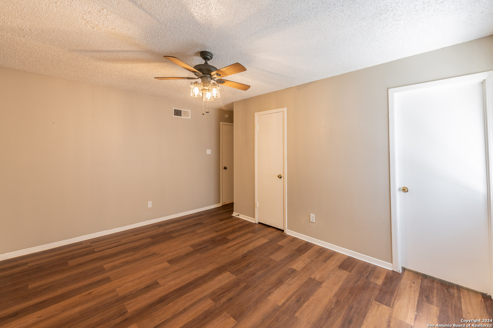 554 Dukeway Universal City TX 78148