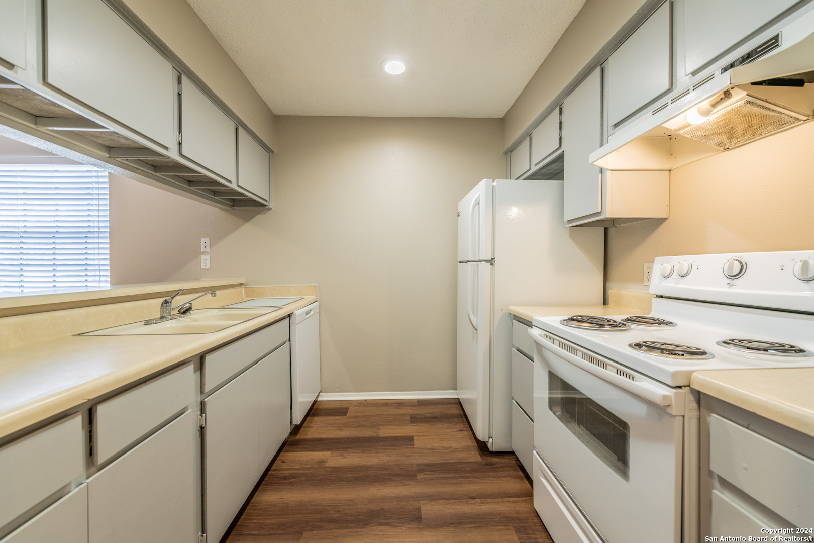 554 Dukeway Universal City TX 78148