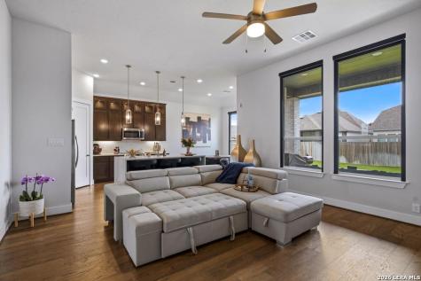 163 Laurel Oak Castroville TX 78009