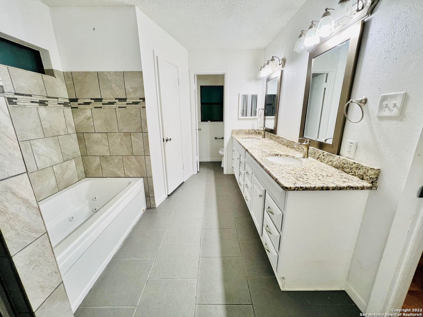 10445 Country Breeze San Antonio TX 78240