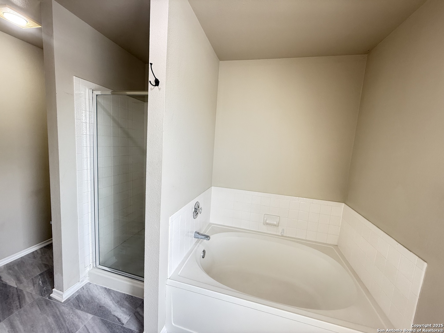 511 Shannon Rose San Antonio TX 78260