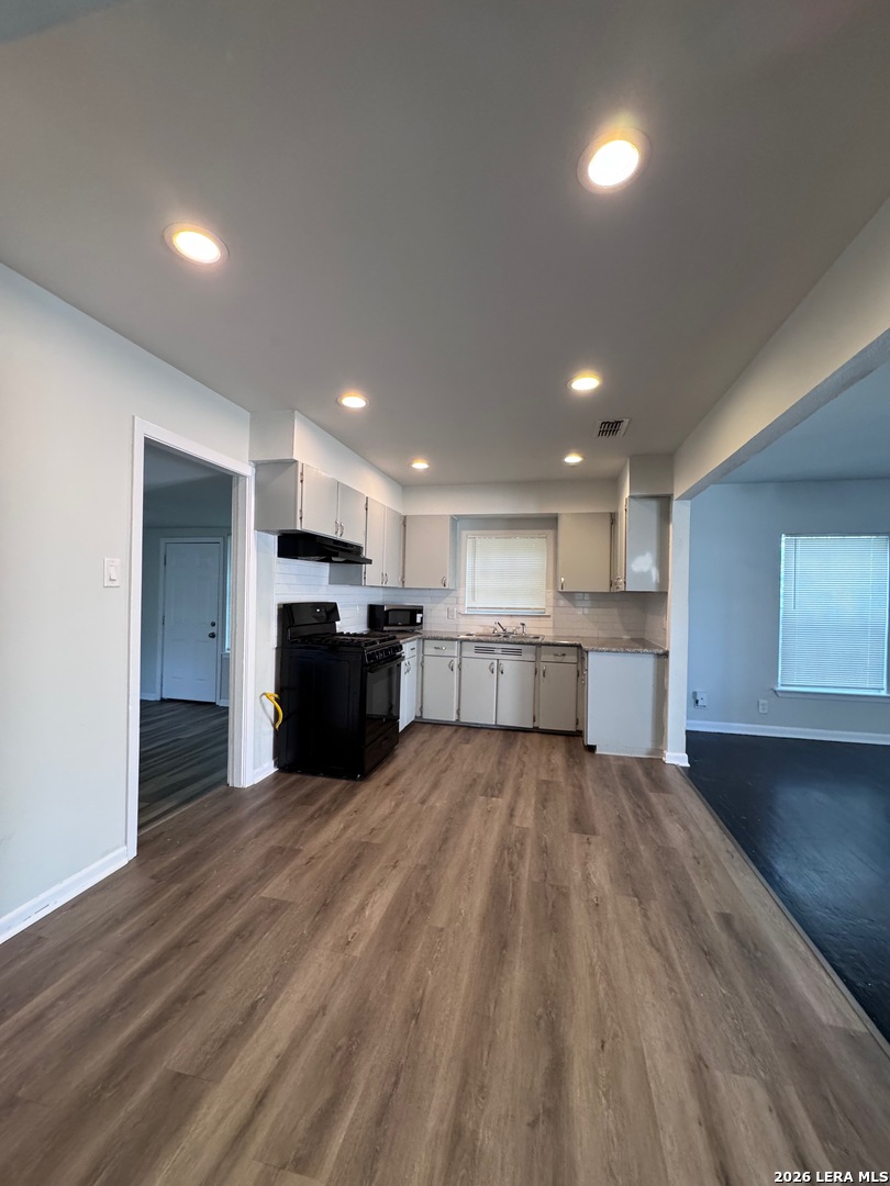 211 Cresham Drive San Antonio TX 78218