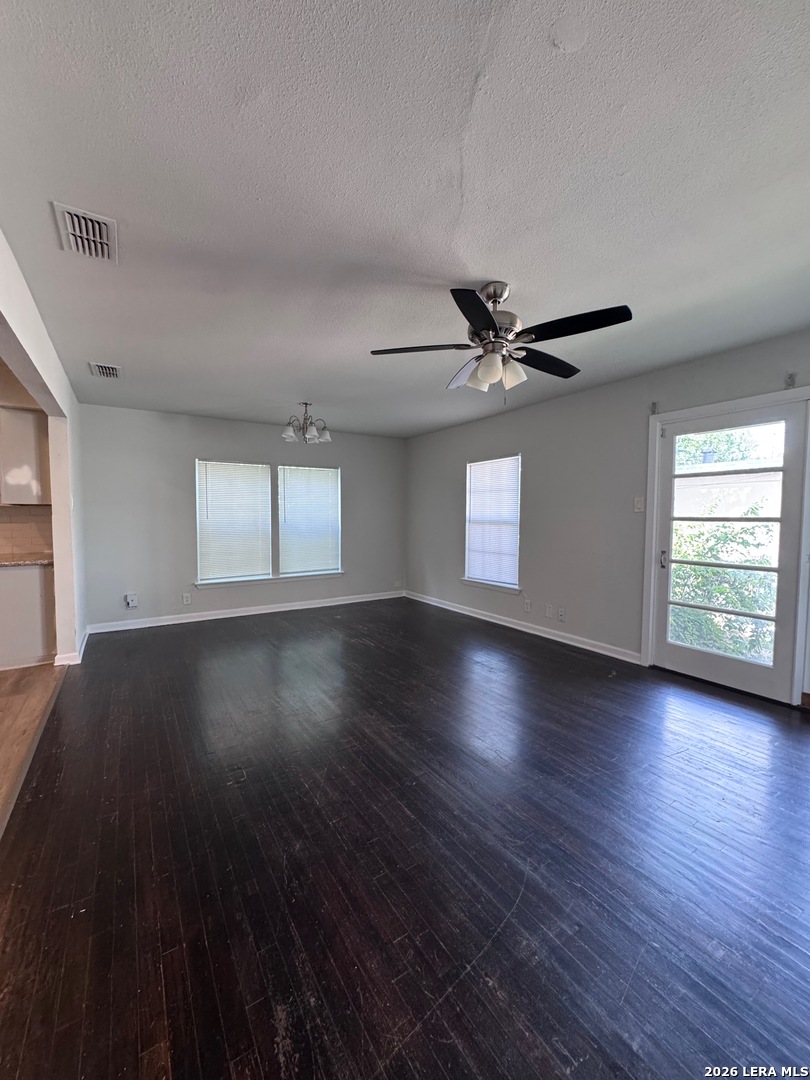 211 Cresham Drive San Antonio TX 78218
