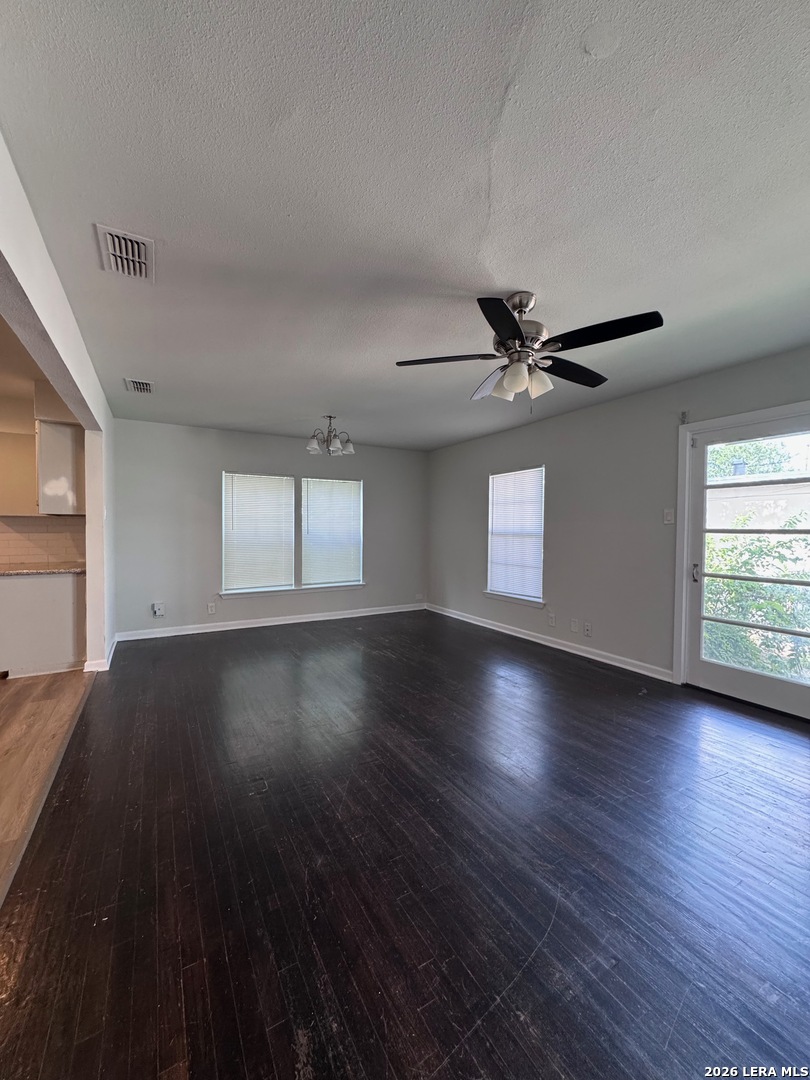 211 Cresham Drive San Antonio TX 78218