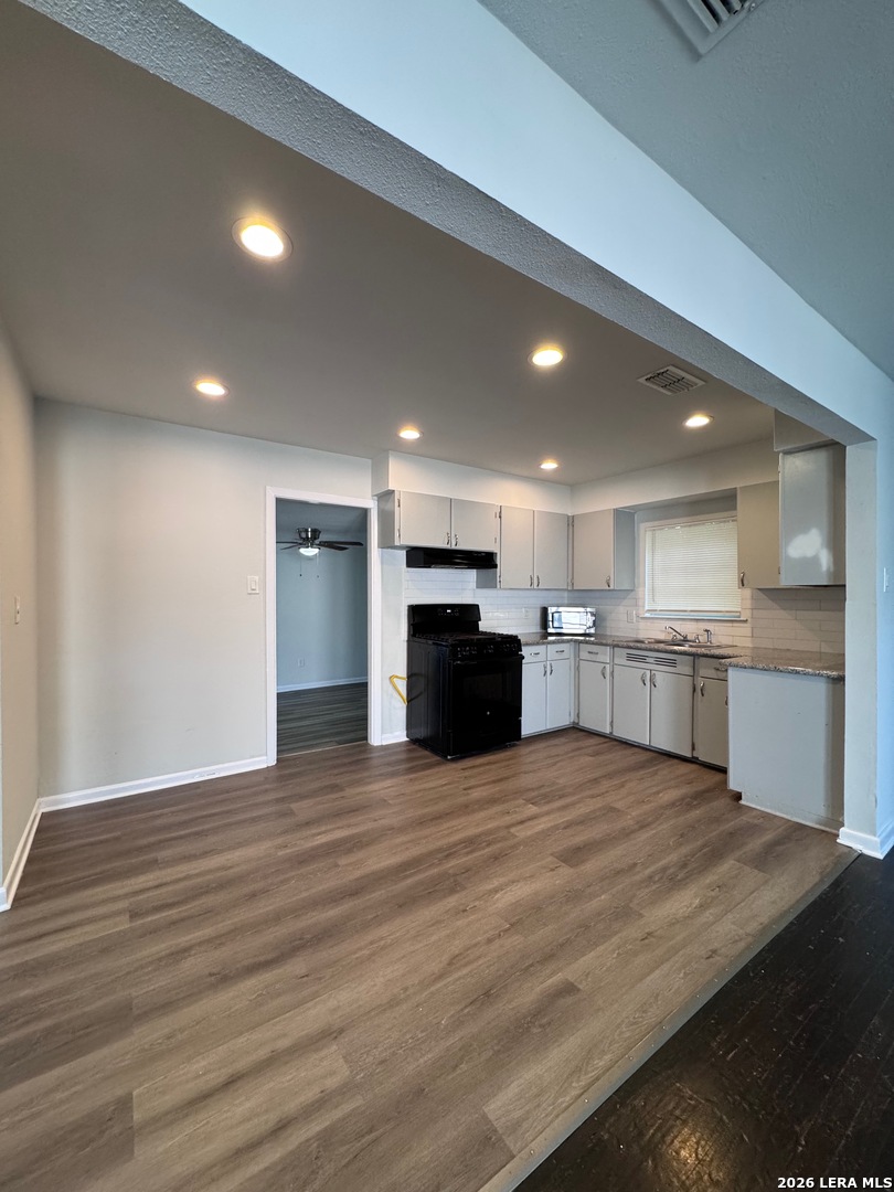 211 Cresham Drive San Antonio TX 78218