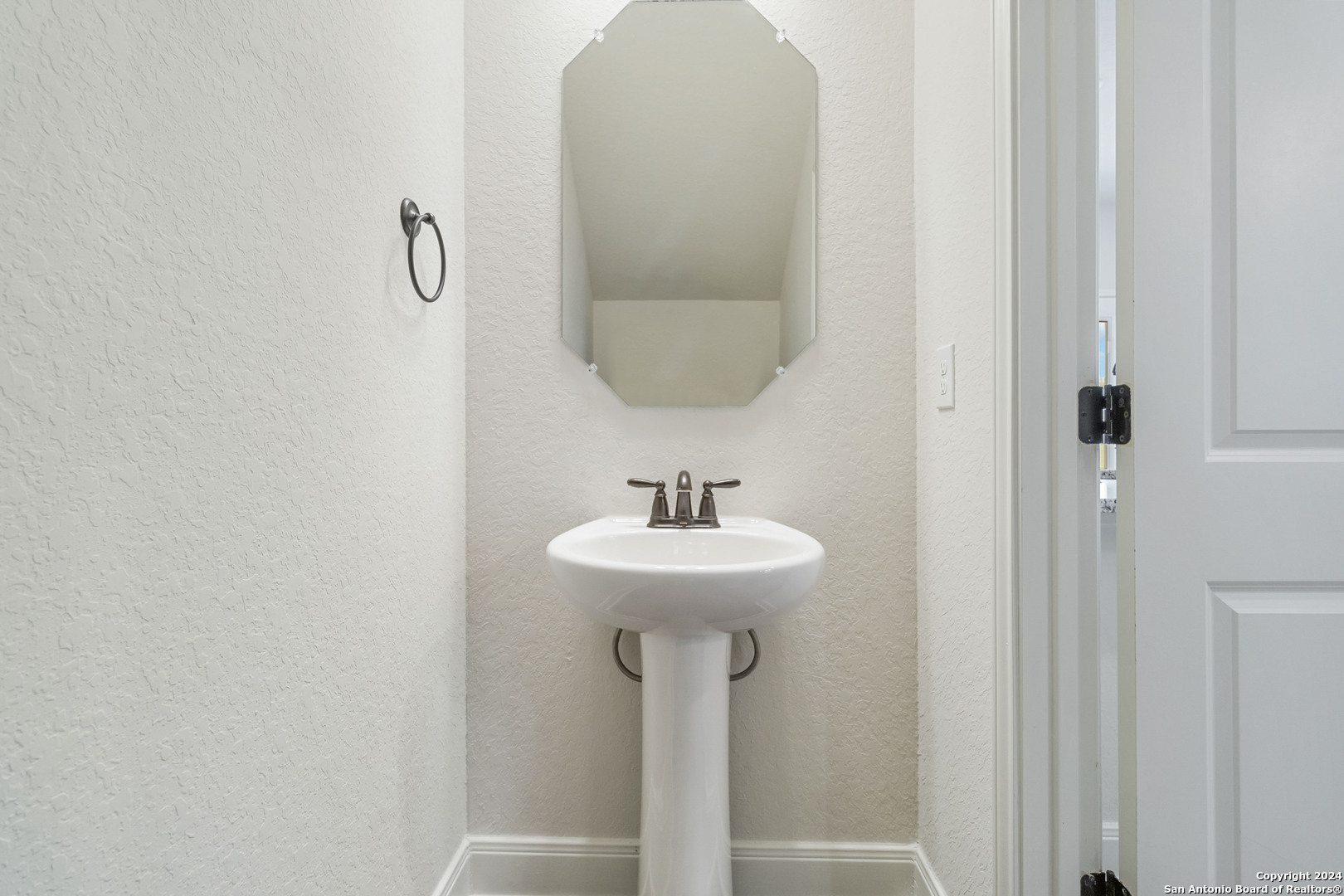 13822 Enzo Gate San Antonio TX 78253