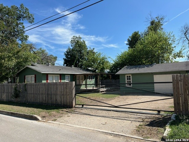 893 Pine Street New Braunfels TX 78130
