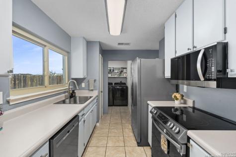 3315 Glacier Lake San Antonio TX 78222