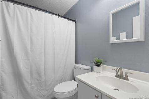 3315 Glacier Lake San Antonio TX 78222