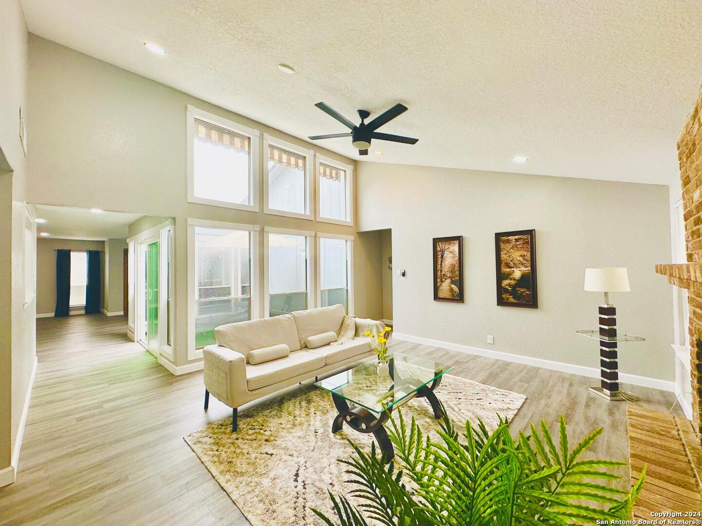 4611 Crested Land San Antonio TX 78217