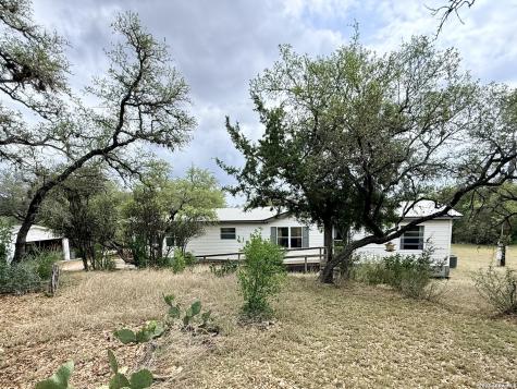 182 Laurel Ridge Lakehills TX 78063