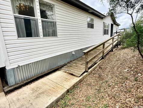 182 Laurel Ridge Lakehills TX 78063