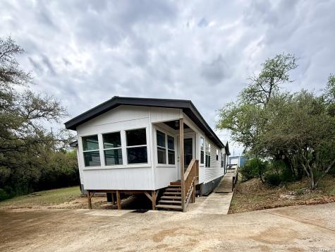 182 Laurel Ridge Lakehills TX 78063