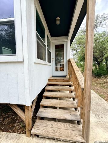 182 Laurel Ridge Lakehills TX 78063