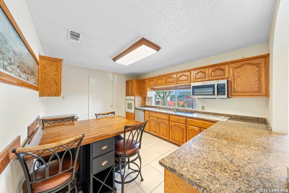 6323 Forest Bend San Antonio TX 78240