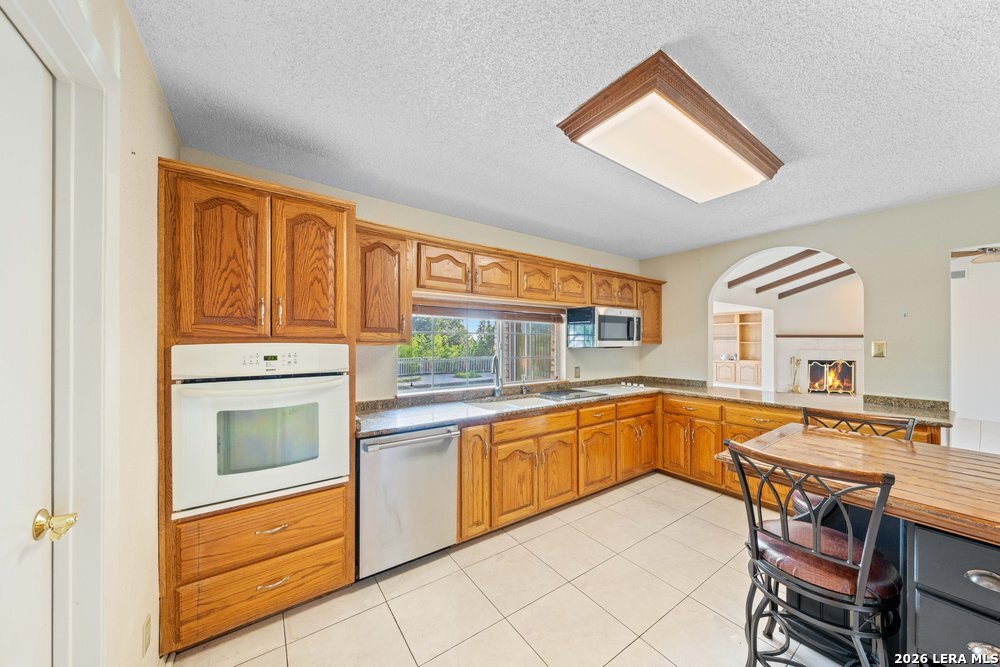 6323 Forest Bend San Antonio TX 78240