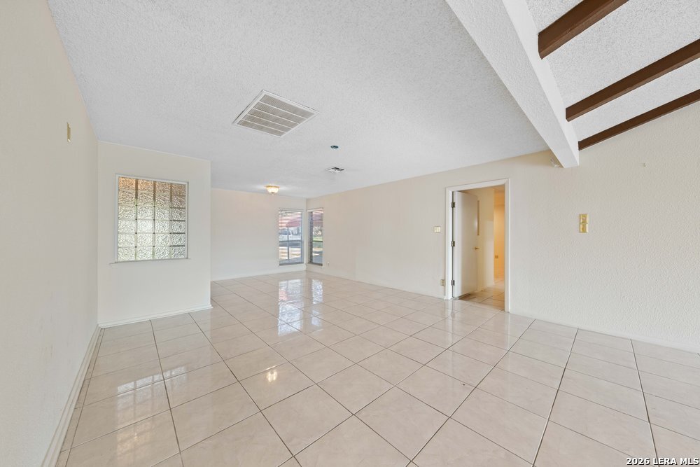 6323 Forest Bend San Antonio TX 78240