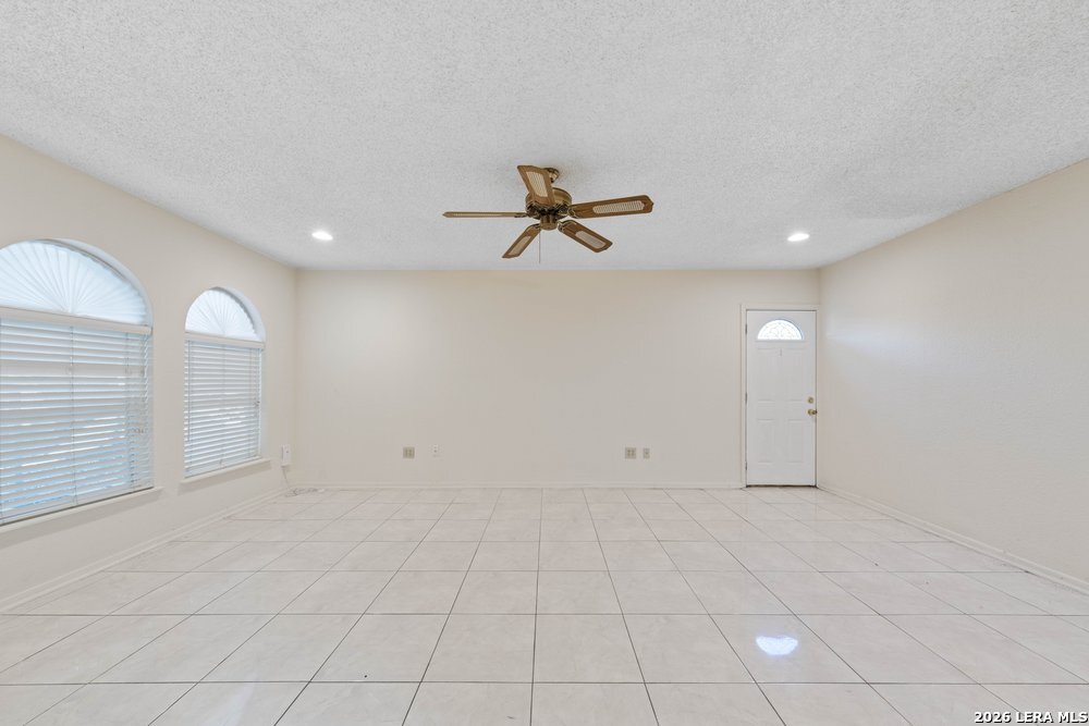 6323 Forest Bend San Antonio TX 78240