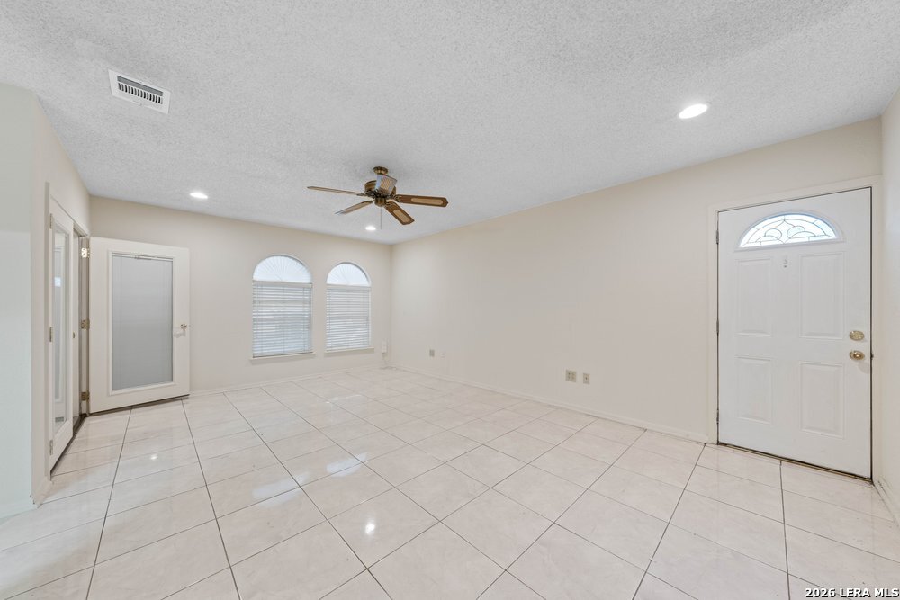 6323 Forest Bend San Antonio TX 78240